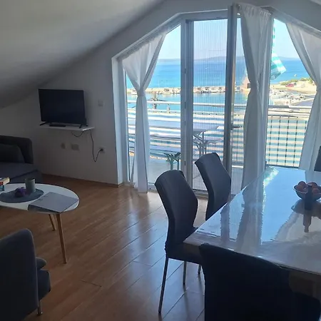 Adriatic Seaview Apartment *