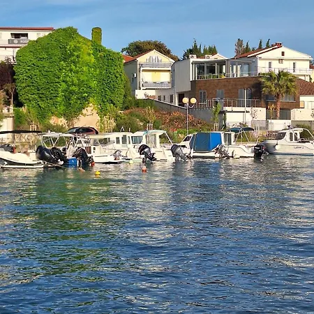 شقة Adriatic Seaview بيتريتْشاني